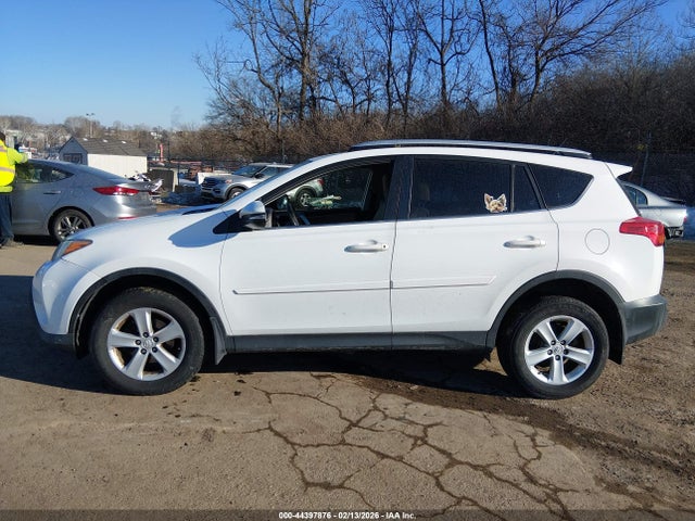 Toyota Rav4 Xle 2014 JTMRFREV2ED090119 Image 15