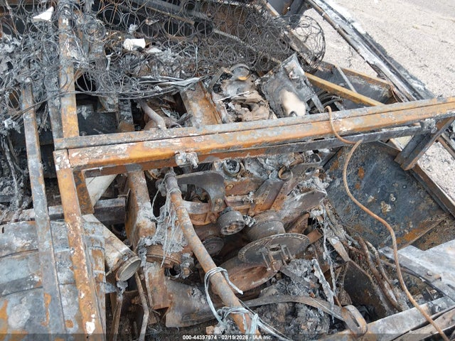 2003 Freightliner Chassis X Line Motor Home მანქანა იყიდება აუქციონზე, vin: 4UZAAHAK82CJ57370, აუქციონის ნომერი: 44397974