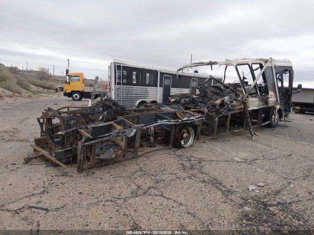 2003 Freightliner Chassis X Line Motor Home მანქანა იყიდება აუქციონზე, vin: 4UZAAHAK82CJ57370, აუქციონის ნომერი: 44397974