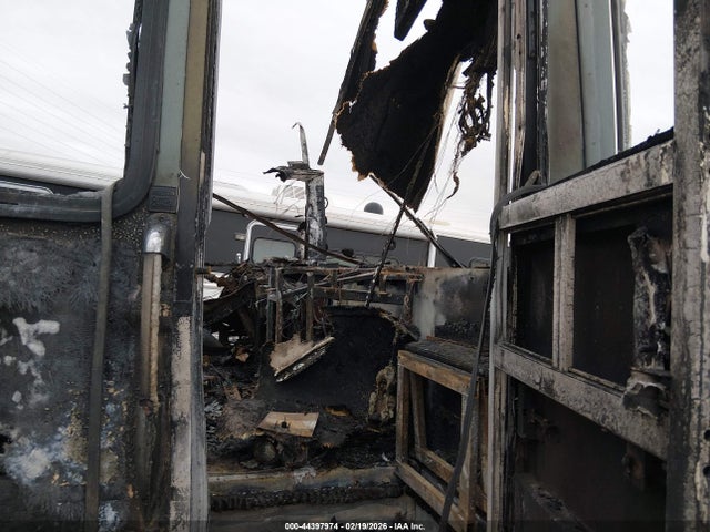 2003 Freightliner Chassis X Line Motor Home მანქანა იყიდება აუქციონზე, vin: 4UZAAHAK82CJ57370, აუქციონის ნომერი: 44397974