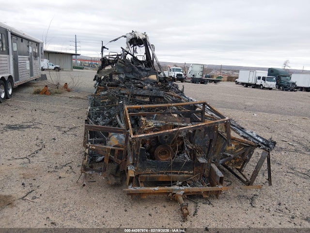 2003 Freightliner Chassis X Line Motor Home მანქანა იყიდება აუქციონზე, vin: 4UZAAHAK82CJ57370, აუქციონის ნომერი: 44397974