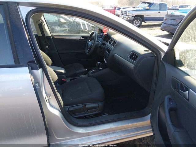 Auction sale of the 2015 Volkswagen Jetta 1.8t Se, vin: 3VWD17AJ6FM240333, lot number: 44397981