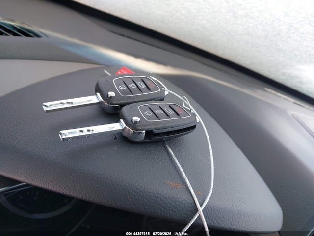 2018 Hyundai Santa Fe Se მანქანა იყიდება აუქციონზე, vin: KM8SMDHF2JU285741, აუქციონის ნომერი: 44397985