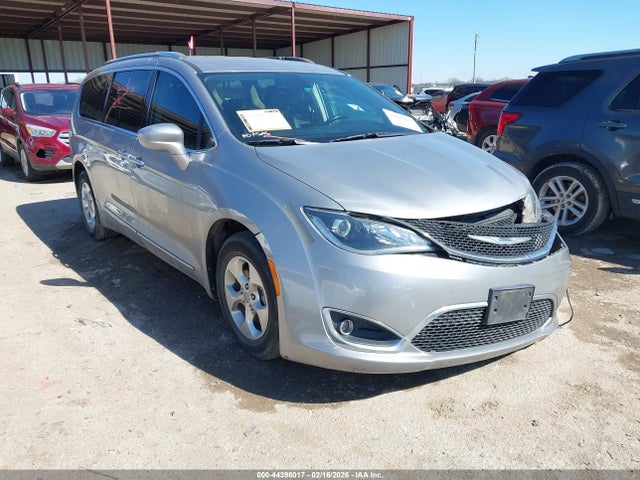 Aukcja sprzedaży 2017 Chrysler Pacifica Touring-l Plus, vin: 2C4RC1EG5HR722575, numer aukcji: 44398017
