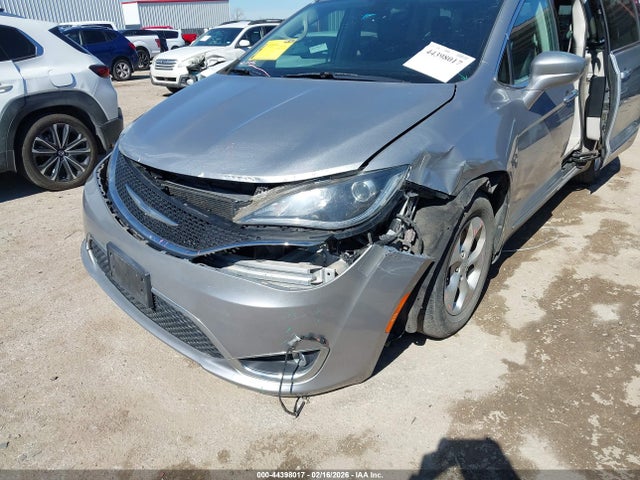 Aukcja sprzedaży 2017 Chrysler Pacifica Touring-l Plus, vin: 2C4RC1EG5HR722575, numer aukcji: 44398017