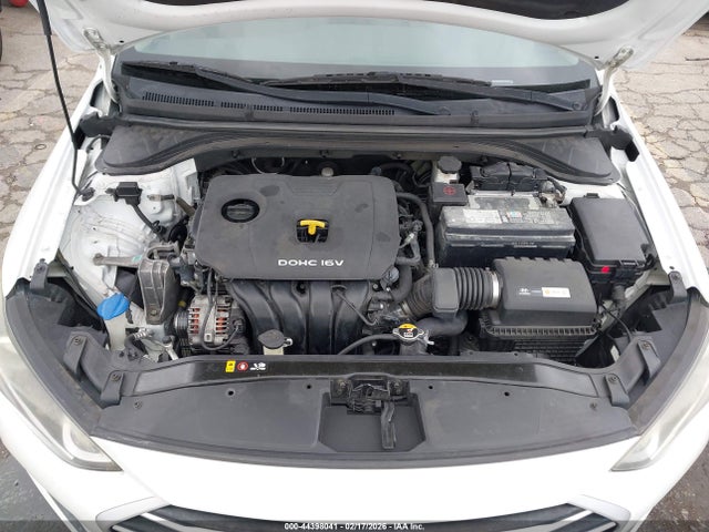 5NPD84LFXHH025567 Hyundai ELANTRA SE