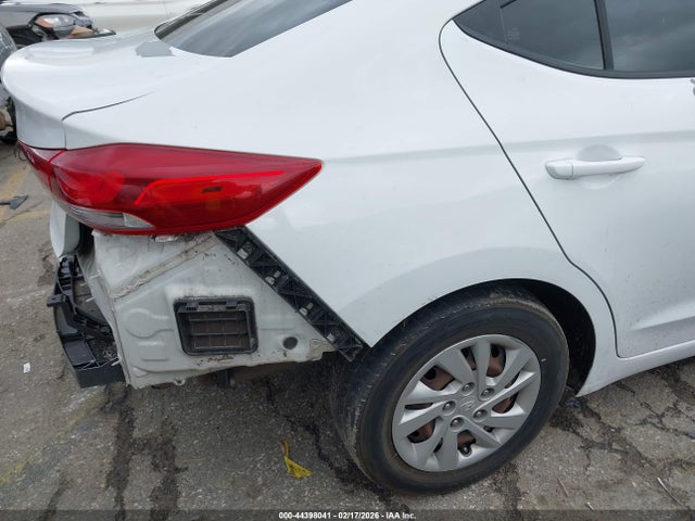 5NPD84LFXHH025567 Hyundai ELANTRA SE