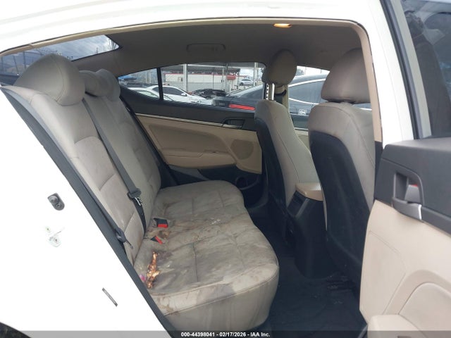5NPD84LFXHH025567 Hyundai ELANTRA SE