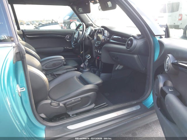 2018 MINI CONVERTIBLE WMWWG9C53J3E38352 Photo 4
