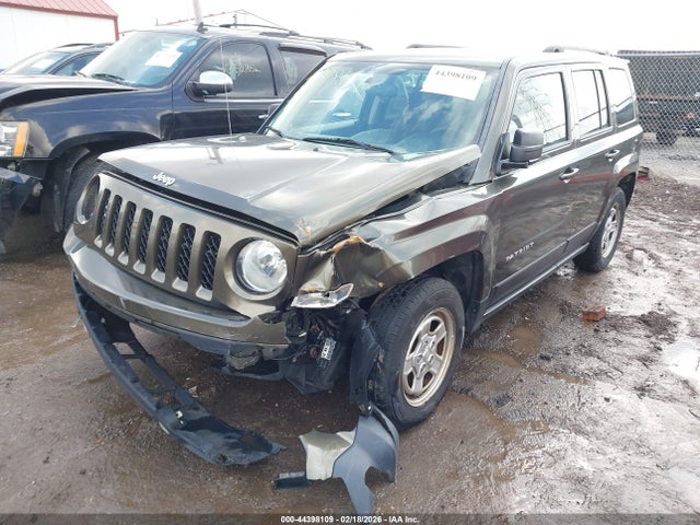 44398109 :رقم المزاد ، 1C4NJPBA6FD280736 vin ، 2015 Jeep Patriot Sport مزاد بيع