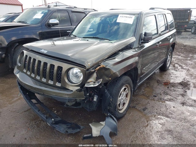 44398109 :رقم المزاد ، 1C4NJPBA6FD280736 vin ، 2015 Jeep Patriot Sport مزاد بيع