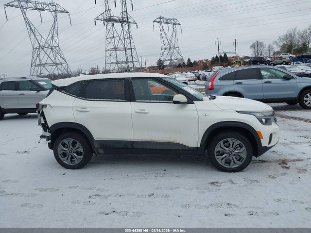 KNDEPCAA5R7517602 KIA Seltos Lx