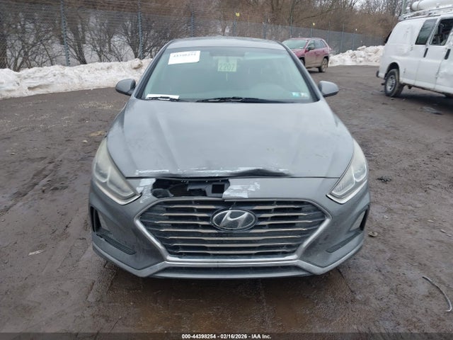 5NPE24AF8JH698985 Hyundai SONATA SE