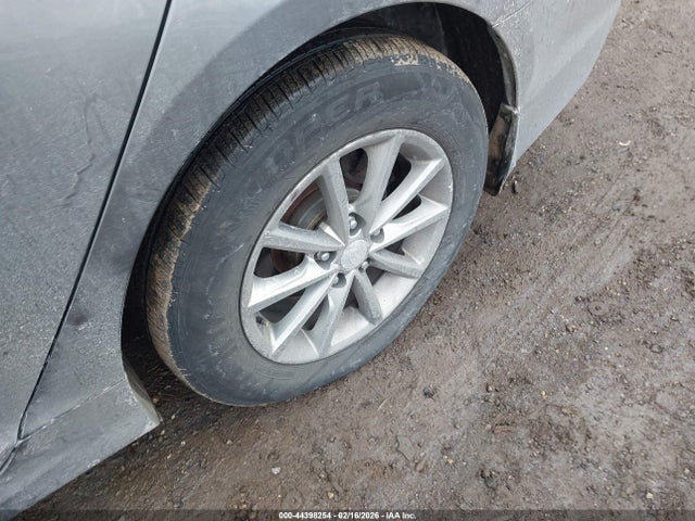 5NPE24AF8JH698985 Hyundai SONATA SE
