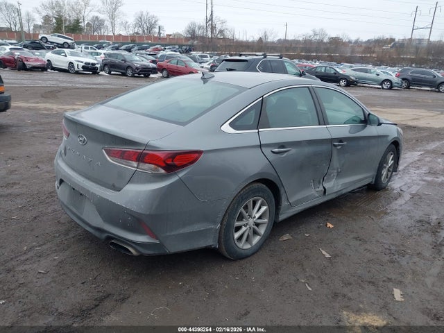 5NPE24AF8JH698985 Hyundai SONATA SE