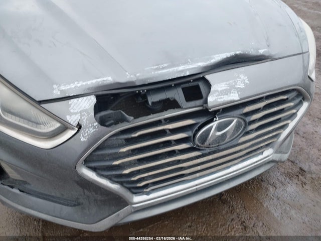 5NPE24AF8JH698985 Hyundai SONATA SE
