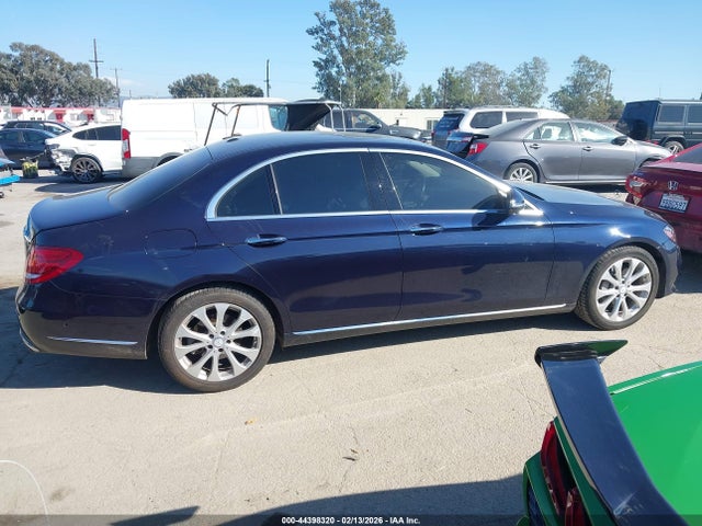 Mercedes-Benz E 300 2017 WDDZF4JB0HA127307 Image 13