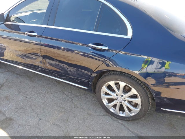 Mercedes-Benz E 300 2017 WDDZF4JB0HA127307 Image 17