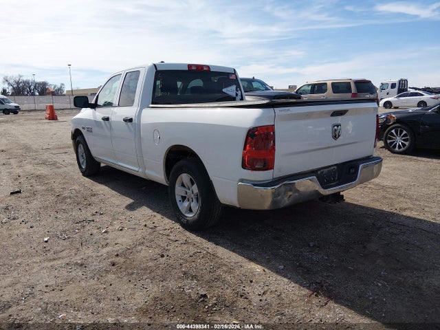 2018 RAM 1500 1C6RR6FT5JS305072 Photo 2