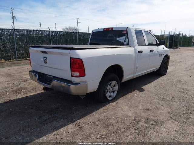 2018 RAM 1500 1C6RR6FT5JS305072 Photo 3