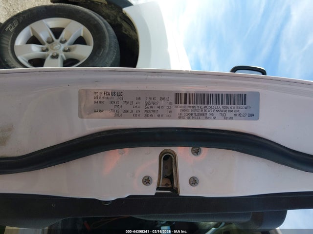 2018 RAM 1500 1C6RR6FT5JS305072 Photo 8