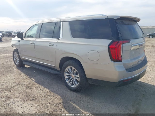 2022 GMC YUKON XL 1GKS2GKD0NR309924 Photo 2
