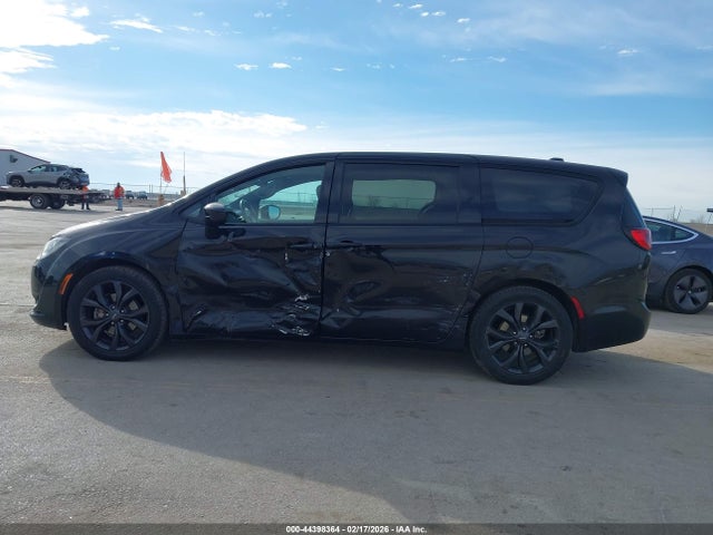 2020 Chrysler Pacifica Touring მანქანა იყიდება აუქციონზე, vin: 2C4RC1FG5LR109993, აუქციონის ნომერი: 44398364