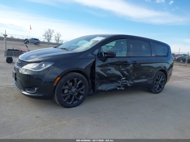 2020 Chrysler Pacifica Touring მანქანა იყიდება აუქციონზე, vin: 2C4RC1FG5LR109993, აუქციონის ნომერი: 44398364