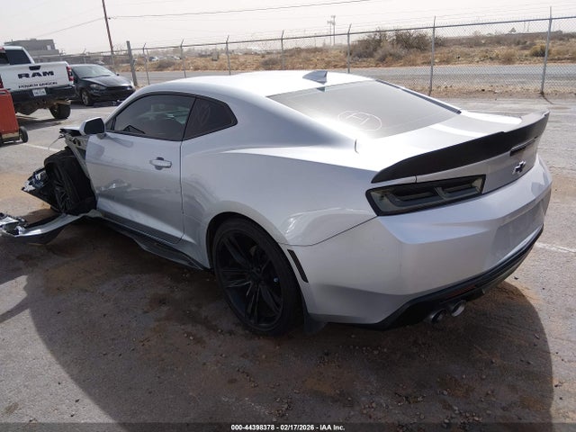 2018 CHEVROLET CAMARO 1G1FD1RS6J0156790 Photo 2