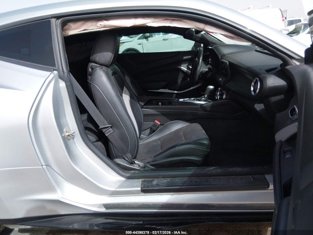2018 CHEVROLET CAMARO 1G1FD1RS6J0156790 Photo 4