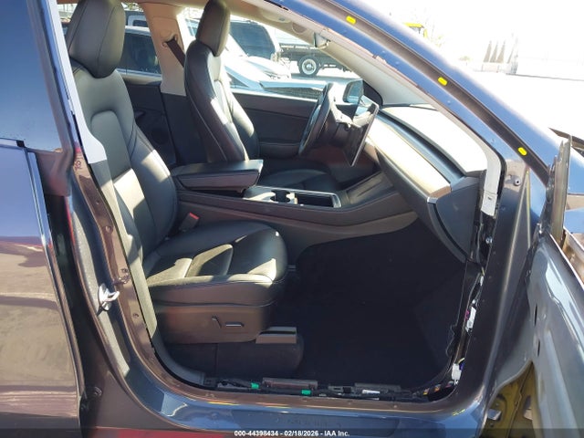Продажа на аукционе авто 2022 Tesla Model Y Long Range Dual Motor All-wheel Drive, vin: 7SAYGDEE8NF341622, номер лота: 44398434