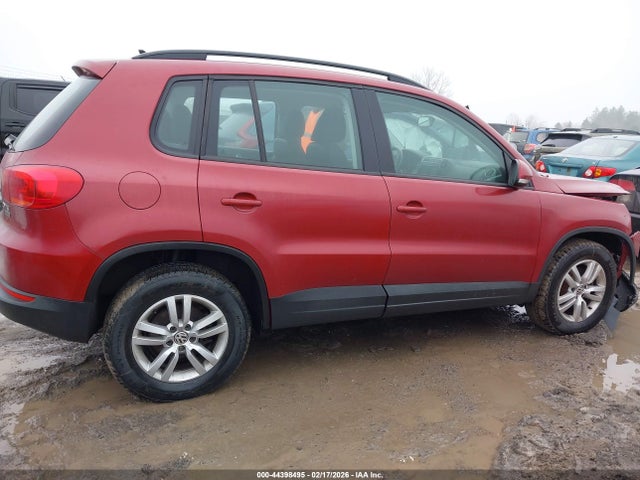 2015 Volkswagen Tiguan S მანქანა იყიდება აუქციონზე, vin: WVGBV7AX2FW081941, აუქციონის ნომერი: 44398495