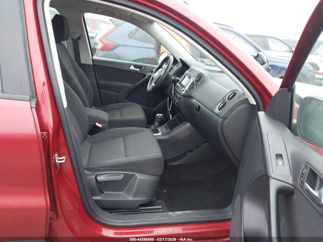 2015 Volkswagen Tiguan S მანქანა იყიდება აუქციონზე, vin: WVGBV7AX2FW081941, აუქციონის ნომერი: 44398495