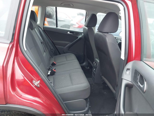 2015 Volkswagen Tiguan S მანქანა იყიდება აუქციონზე, vin: WVGBV7AX2FW081941, აუქციონის ნომერი: 44398495