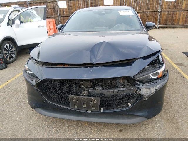 Продаж на аукціоні авто 2019 Mazda Mazda3 Preferred Package, vin: JM1BPBMMXK1130121, номер лоту: 44398512