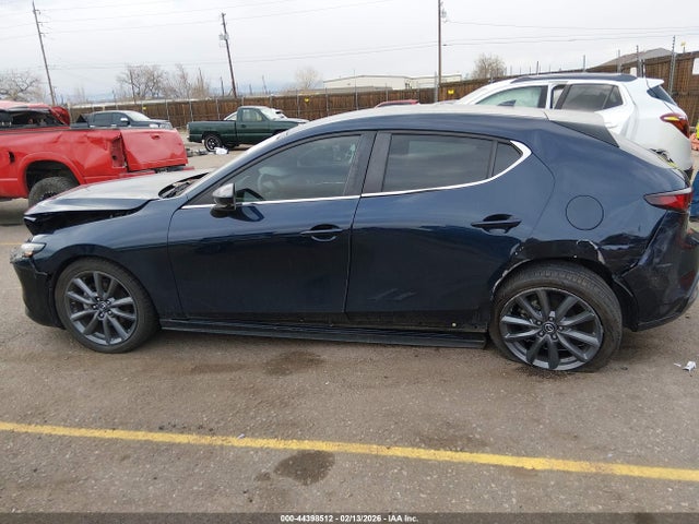 Продаж на аукціоні авто 2019 Mazda Mazda3 Preferred Package, vin: JM1BPBMMXK1130121, номер лоту: 44398512