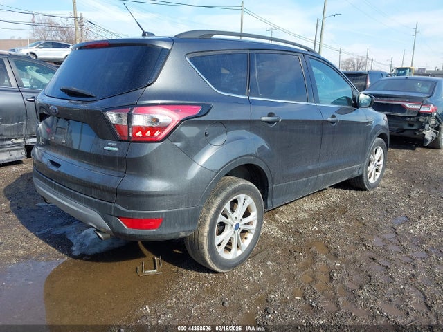 44398526 :رقم المزاد ، 1FMCU0GD5JUD42852 vin ، 2018 Ford Escape Se مزاد بيع