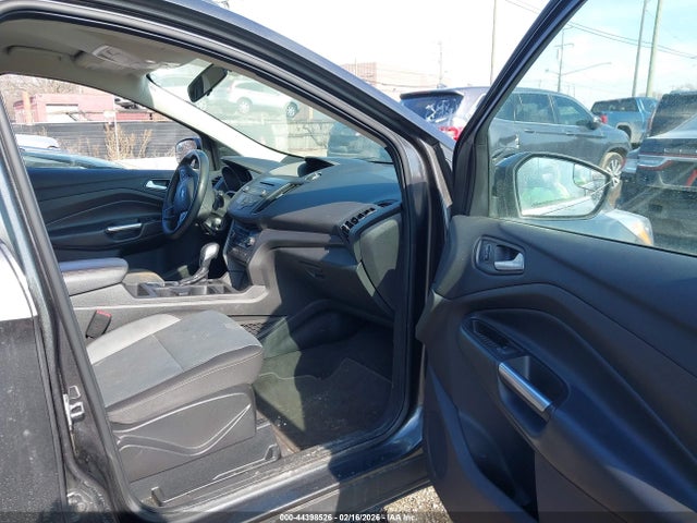 44398526 :رقم المزاد ، 1FMCU0GD5JUD42852 vin ، 2018 Ford Escape Se مزاد بيع