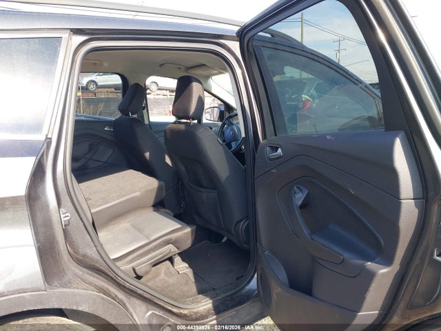 44398526 :رقم المزاد ، 1FMCU0GD5JUD42852 vin ، 2018 Ford Escape Se مزاد بيع