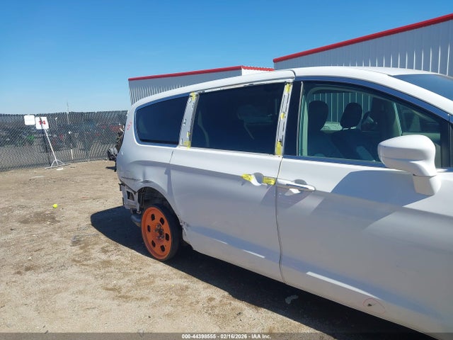 2019 Chrysler Pacifica Touring Plus მანქანა იყიდება აუქციონზე, vin: 2C4RC1FG5KR610154, აუქციონის ნომერი: 44398555