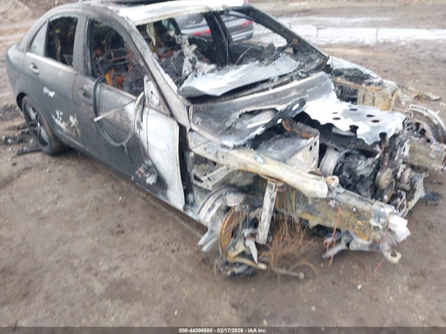 44398580 :رقم المزاد ، WDDGF4HBXDR271147 vin ، 2013 Mercedes-benz C 250 Sport مزاد بيع