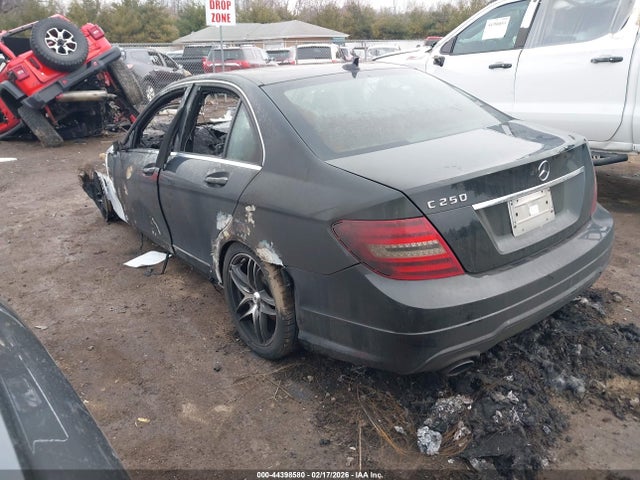 44398580 :رقم المزاد ، WDDGF4HBXDR271147 vin ، 2013 Mercedes-benz C 250 Sport مزاد بيع