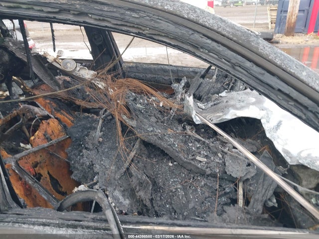 44398580 :رقم المزاد ، WDDGF4HBXDR271147 vin ، 2013 Mercedes-benz C 250 Sport مزاد بيع