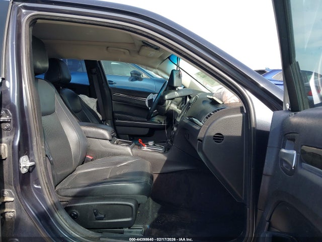 Продажа на аукционе авто 2016 Chrysler 300c, vin: 2C3CCAEG2GH295712, номер лота: 44398640