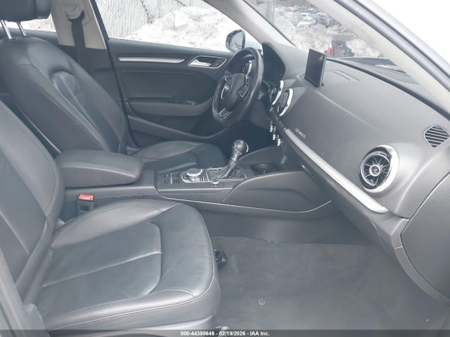 2016 AUDI A3 WAUB8GFF3G1042749 Photo 4