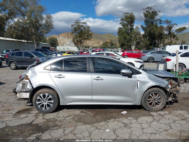 Toyota Corolla Hybrid Le 2022 JTDEAMDE8NJ048802 Image 14