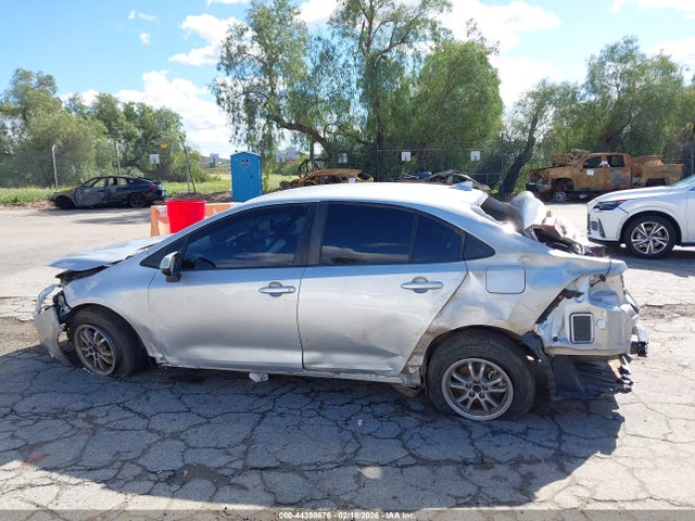 Toyota Corolla Hybrid Le 2022 JTDEAMDE8NJ048802 Image 15