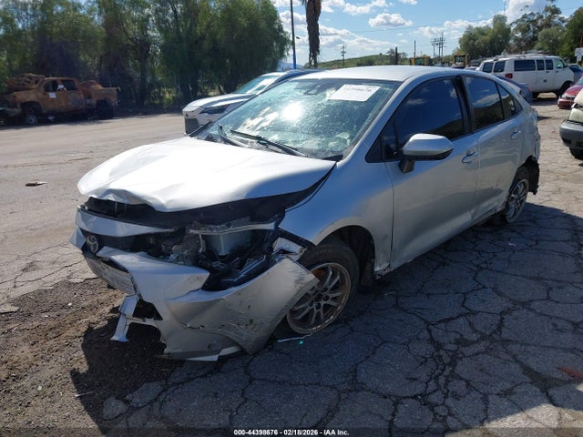 Toyota Corolla Hybrid Le 2022 JTDEAMDE8NJ048802 Image 2