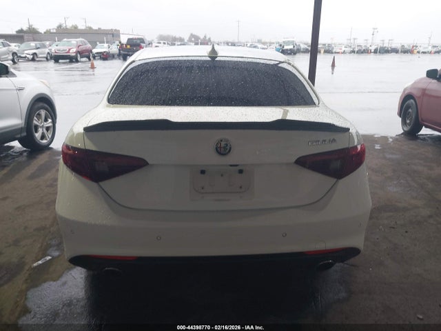 Alfa Romeo Giulia Rwd 2018 ZARFAEBN6J7565963 Image 16