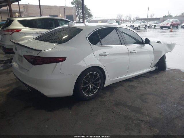 2018 ALFA ROMEO GIULIA ZARFAEBN6J7565963 Photo 3